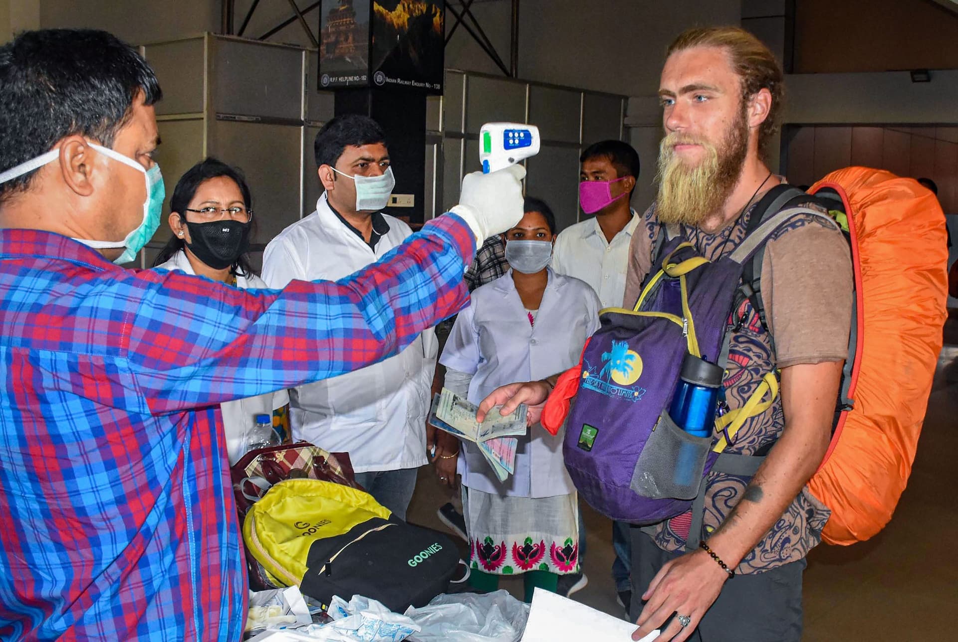 कोरोना वायरस के आगे लाचार हुई दुनिया, अमेरिका में 100 से ज्यादा  मौत, पूरे यूरोप में खौफ की लहर