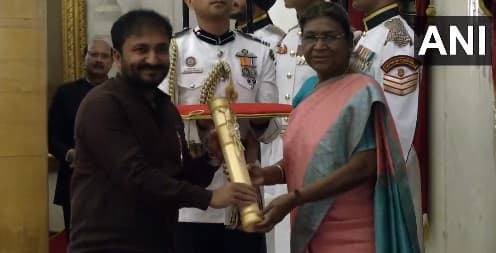 Padma Awards: सुपर 30 के आनंद कुमार ने पाया पद्मश्री, राष्ट्रपति द्रौपदी मुर्मु ने दिये पद्म पुरस्कार