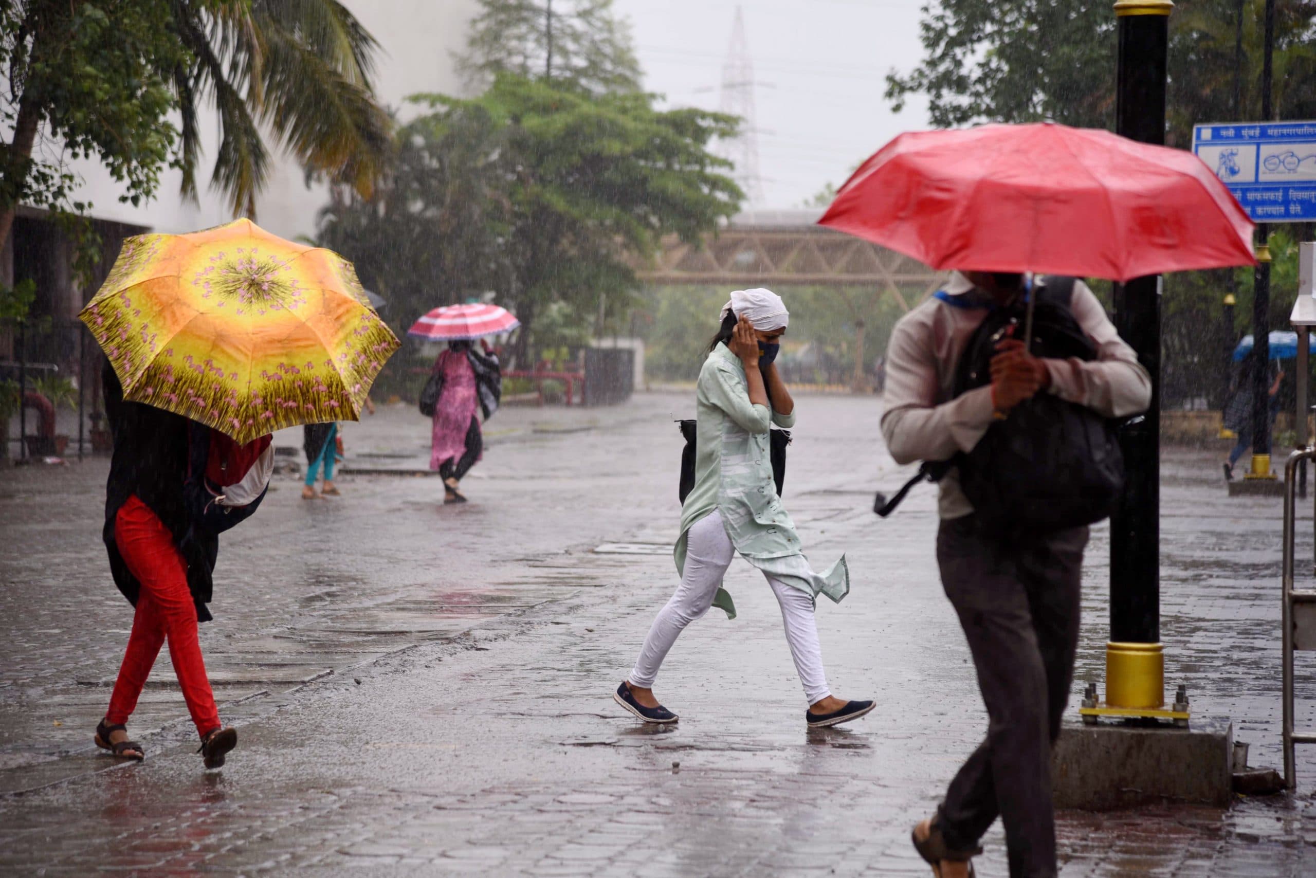 Cyclone yaas Tracker : बिहार झारखंड और यूपी सहित कई राज्‍यों में तांडव मचायेगा चक्रवाती तूफान ‘यास’, भारी बारिश की चेतावनी