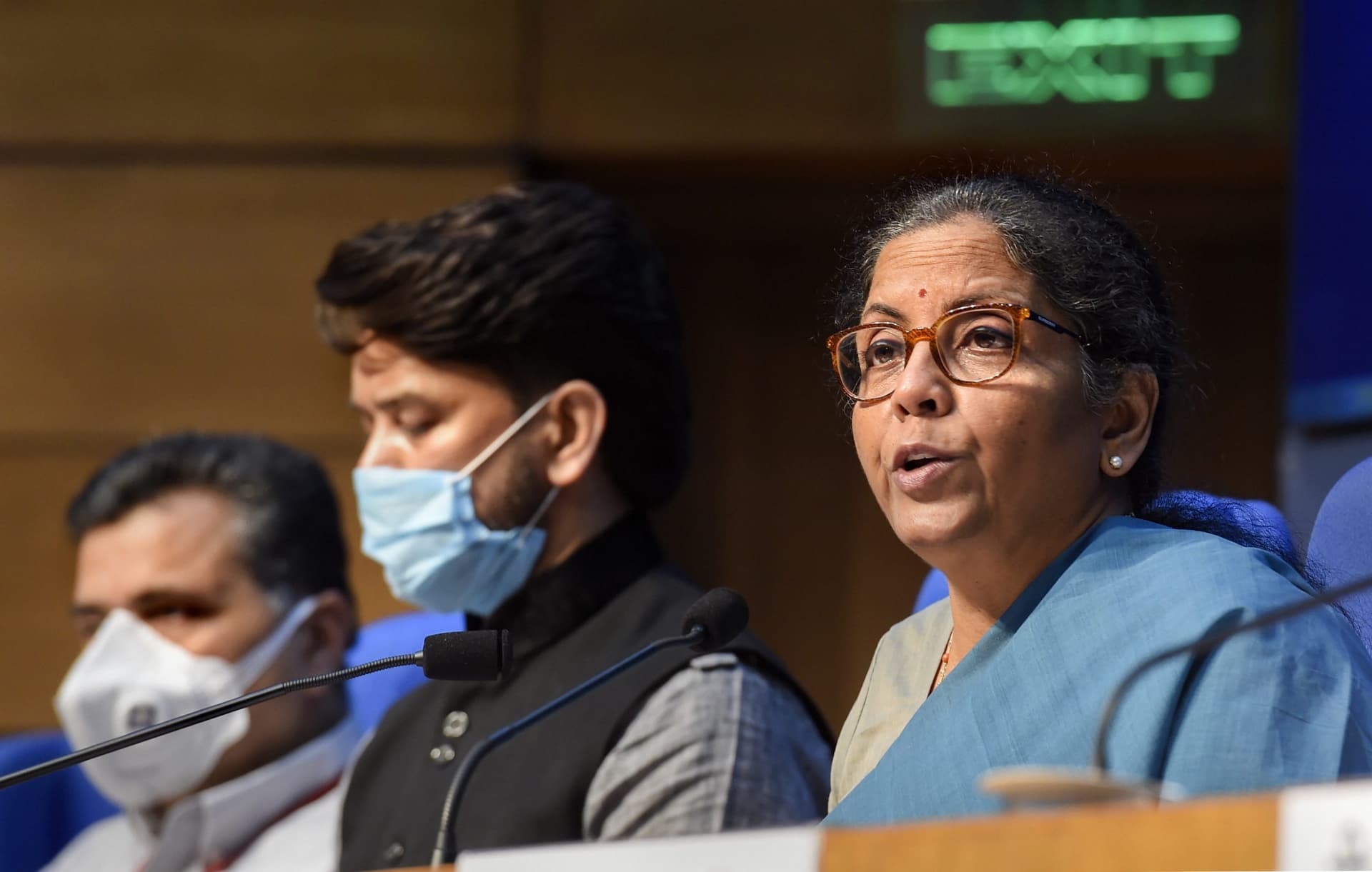 Budget 2021 : तो इस फॉर्मूले से नौकरीपेशा कर रहे लोगों को टैक्स में राहत दे सकती मोदी सरकार? बजट पेश होने से पहले चर्चा तेज