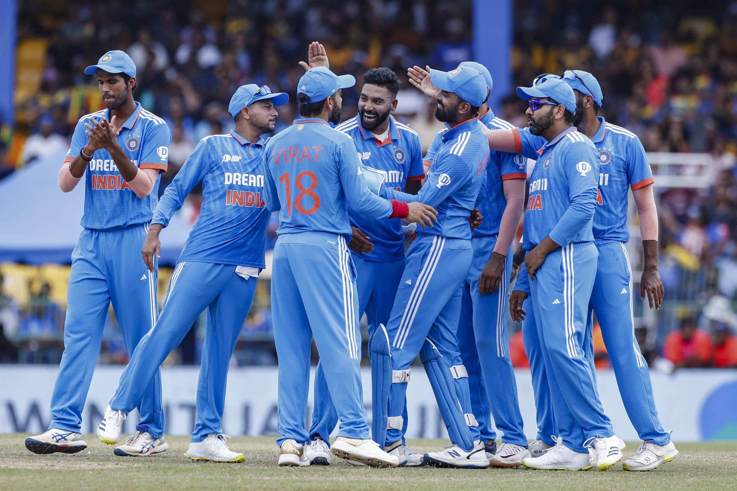 मोहम्मद सिराज के तूफान में उड़ा श्रीलंका, टीम इंडिया ने 10 विकेट से रौंदकर जीता 8वां एशिया कप खिताब