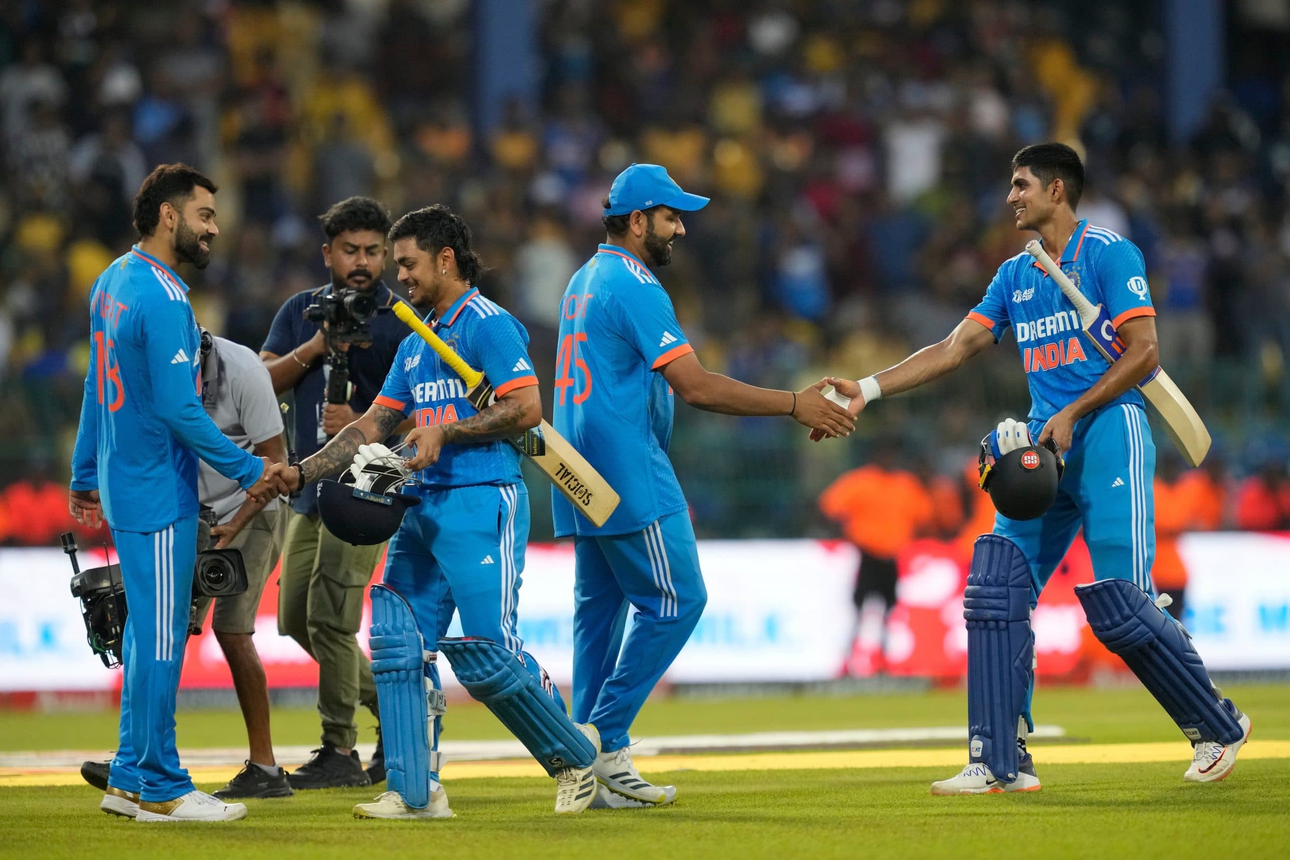 Watch: ईशान किशन ने की विराट के चलने की नकल, उसके बाद कोहली का रिएक्शन देख छूट जाएगी हंसी