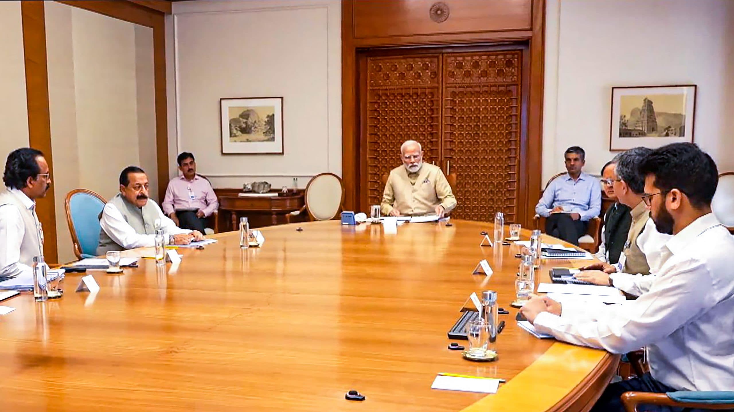 2040 तक चांद पर कदम रखेगा भारत, 2035 तक बनेगा इंडियन स्पेस स्टेशन, गगनयान पर बैठक में क्या बोले पीएम मोदी