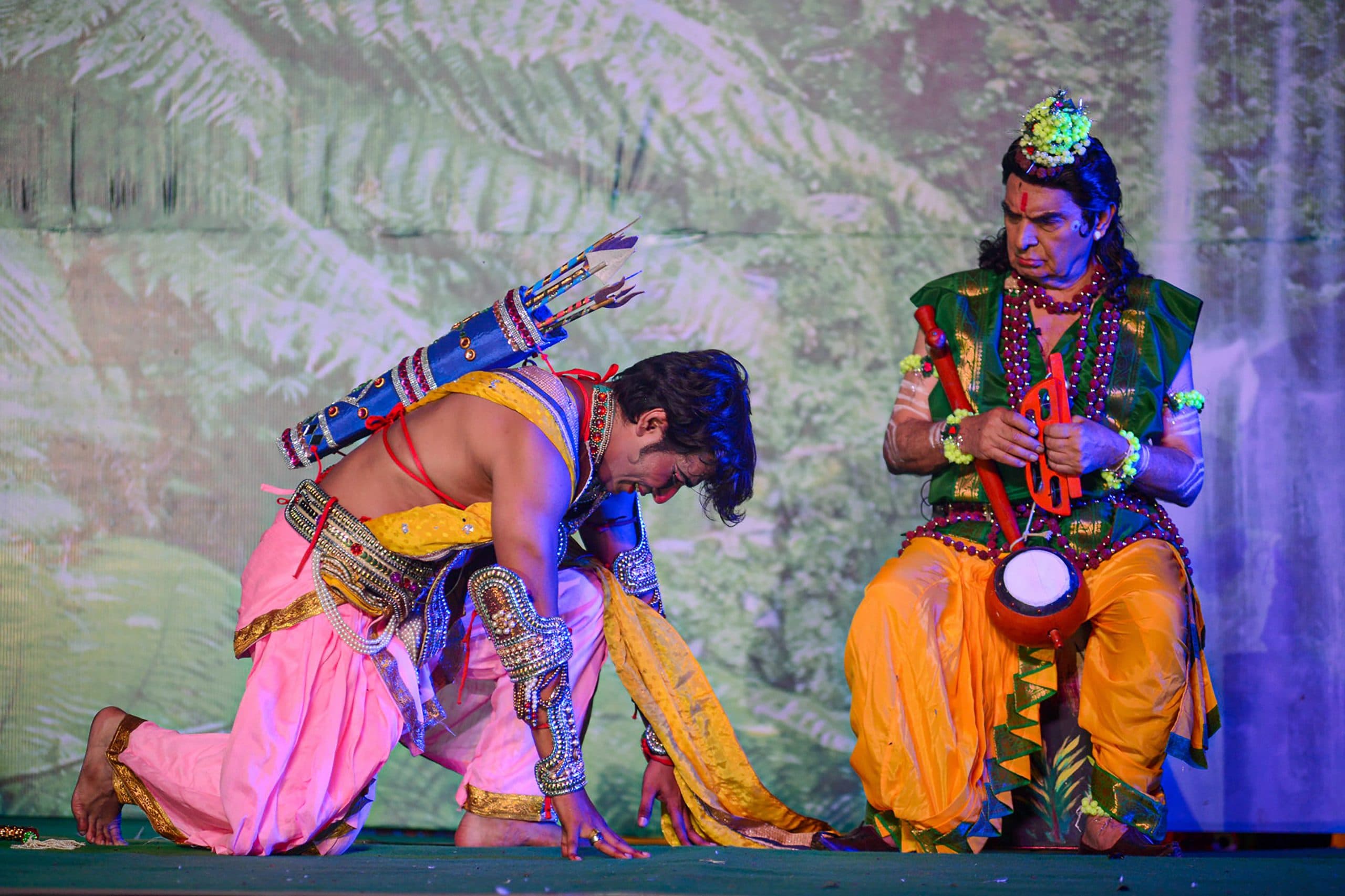 अयोध्या में रामलीला के दौरान रावण का अभिनय कर रहे शख्स की मौत, दर्शकों के साथ पूरे गांव में मातम छा गया