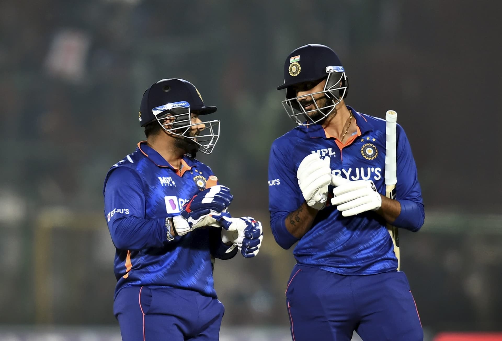 IND vs NZ T20 : न्यूजीलैंड के खिलाफ चमके सूर्यकुमार यादव, ऋषभ पंत के चौके से 5 विकेट से जीता भारत IND vs NZ T20 : न्यूजीलैंड के खिलाफ चमके सूर्यकुमार यादव, ऋषभ पंत के चौके से 5 विकेट से जीता भारत