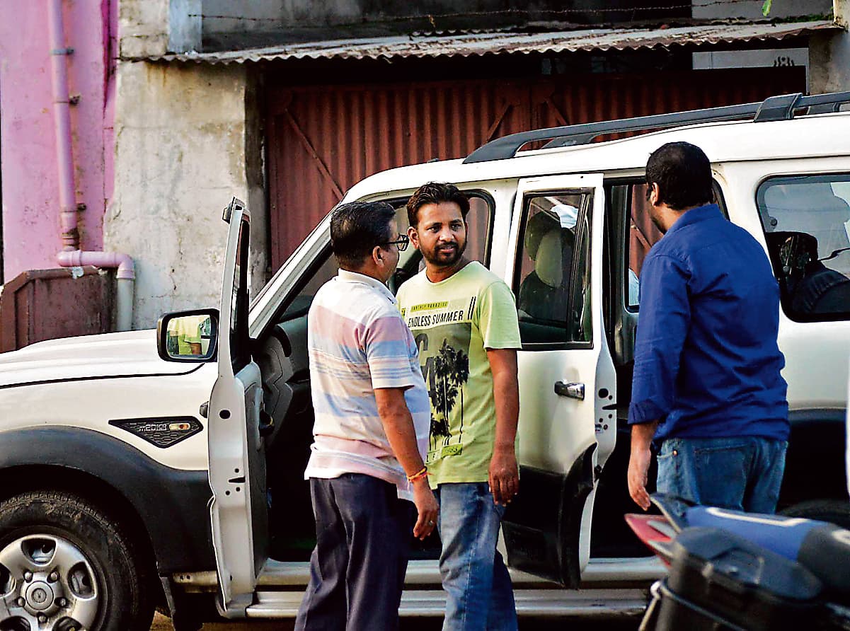 कोयला व्यवसायी के घर IT छापे में सवा दो करोड़ नकद, 60 लाख के जेवरात व दस्तावेज मिले