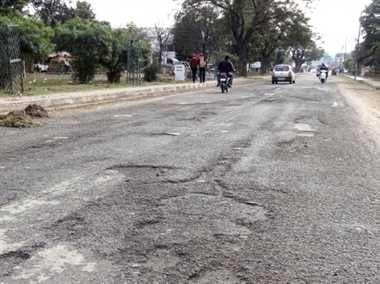 शेखपुरा में कांवरियों से भरा वाहन का सड़क दुर्घटना, 1 की मौत