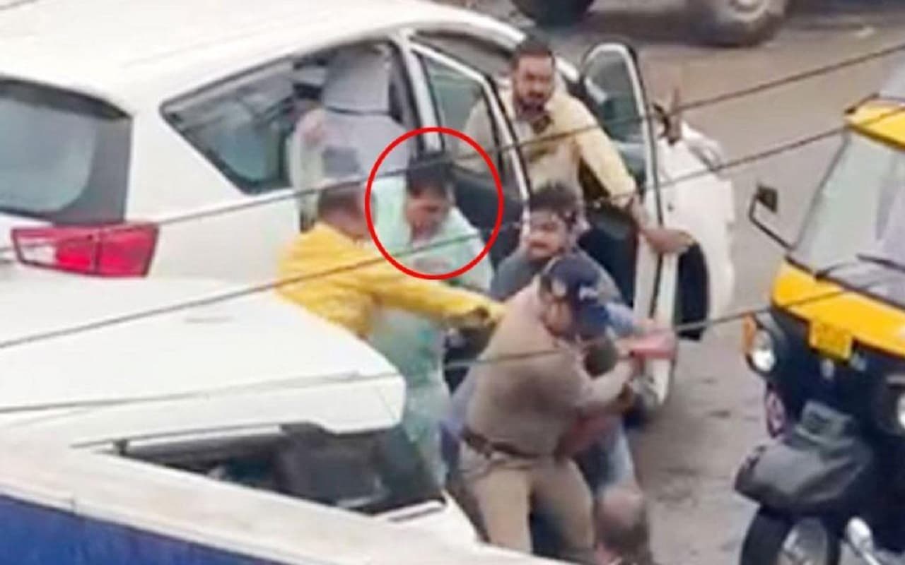 उत्तराखंड: वित्त मंत्री प्रेमचंद अग्रवाल की दबंगई! बीच सड़क युवक को पीटा, गनर ने भी किया हाथ साफ, देखें Video