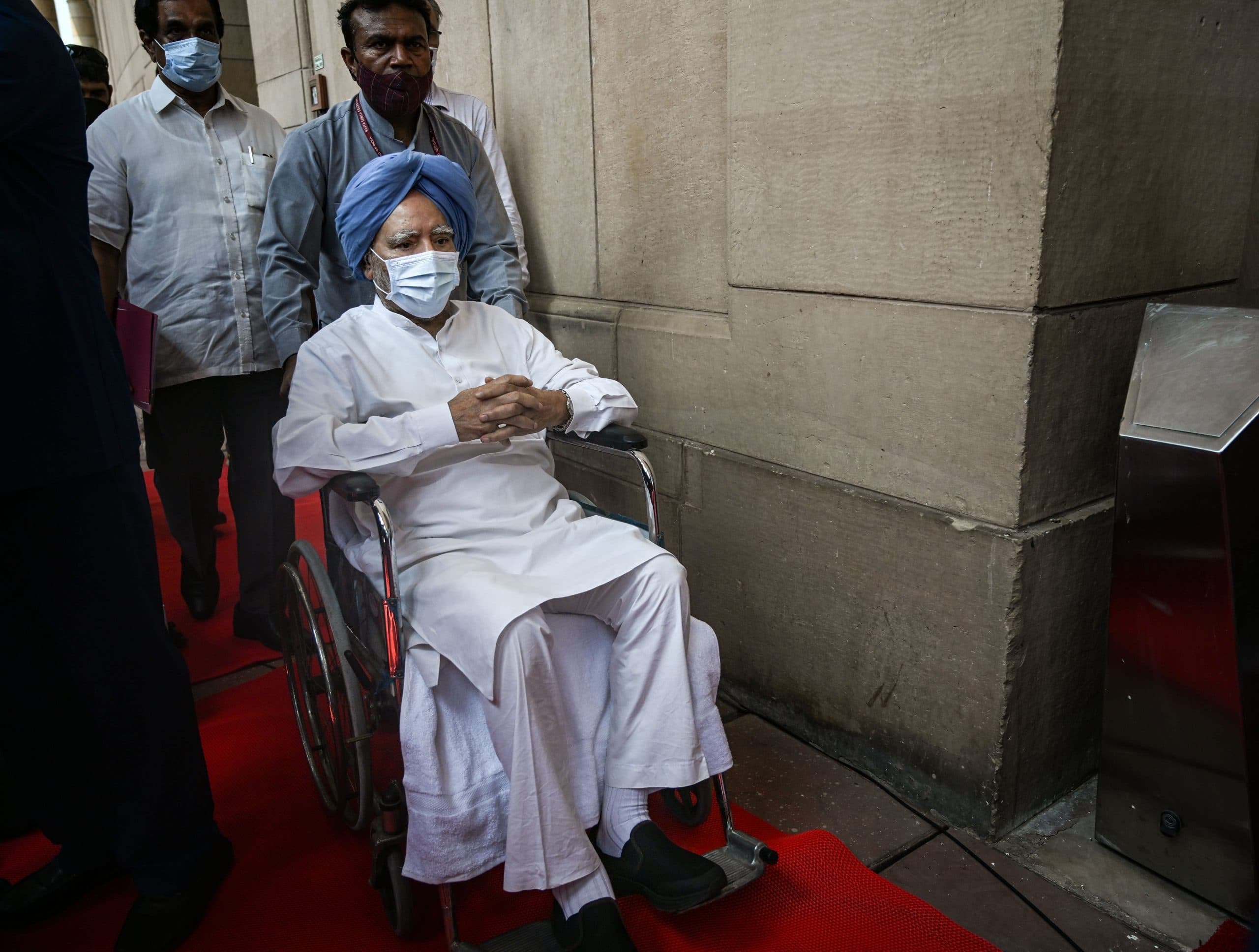 राज्यसभा में पूर्व पीएम मनमोहन सिंह की सीट अंतिम पंक्ति में की गयी, जानें वजह