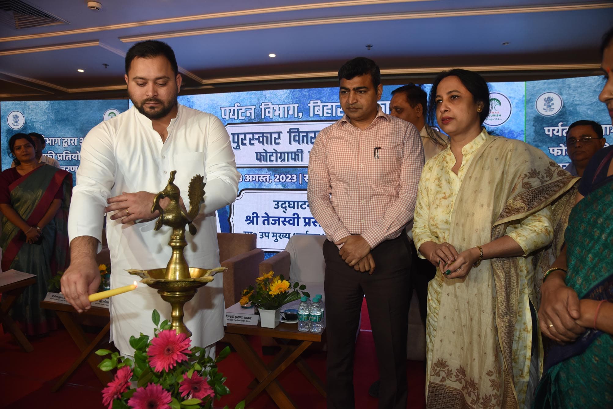 बिहार में रील बनाने वालों को अब मिलेगा इनाम, तेजस्वी यादव ने किया प्रतियोगिता का शुभारंभ