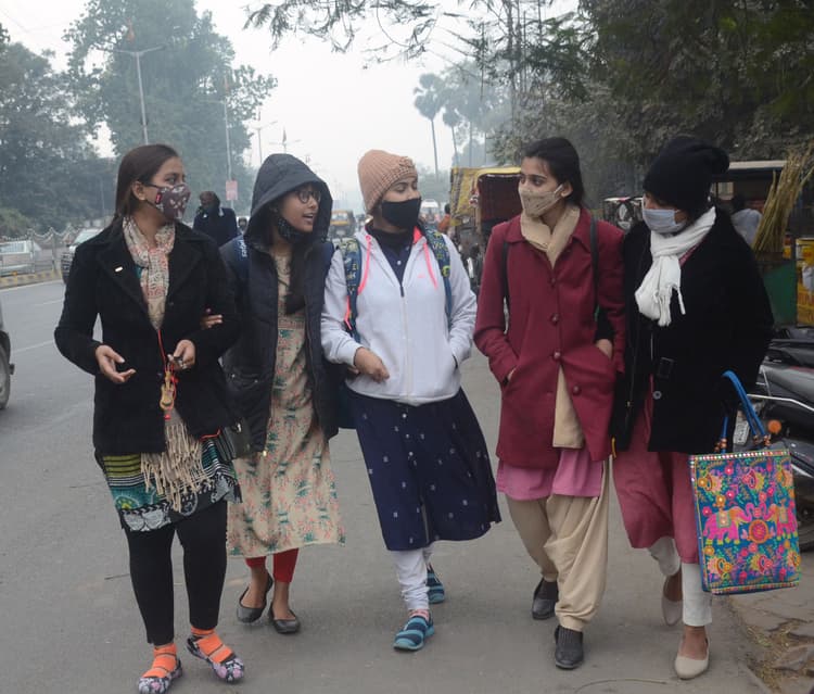 17 से यूनिवर्सिटी और कॉलेजों में शुरू होगी पढ़ाई, 50 फीसदी अटेंडेंस और कोरोना गाइडलाइंस फॉलो करना जरूरी