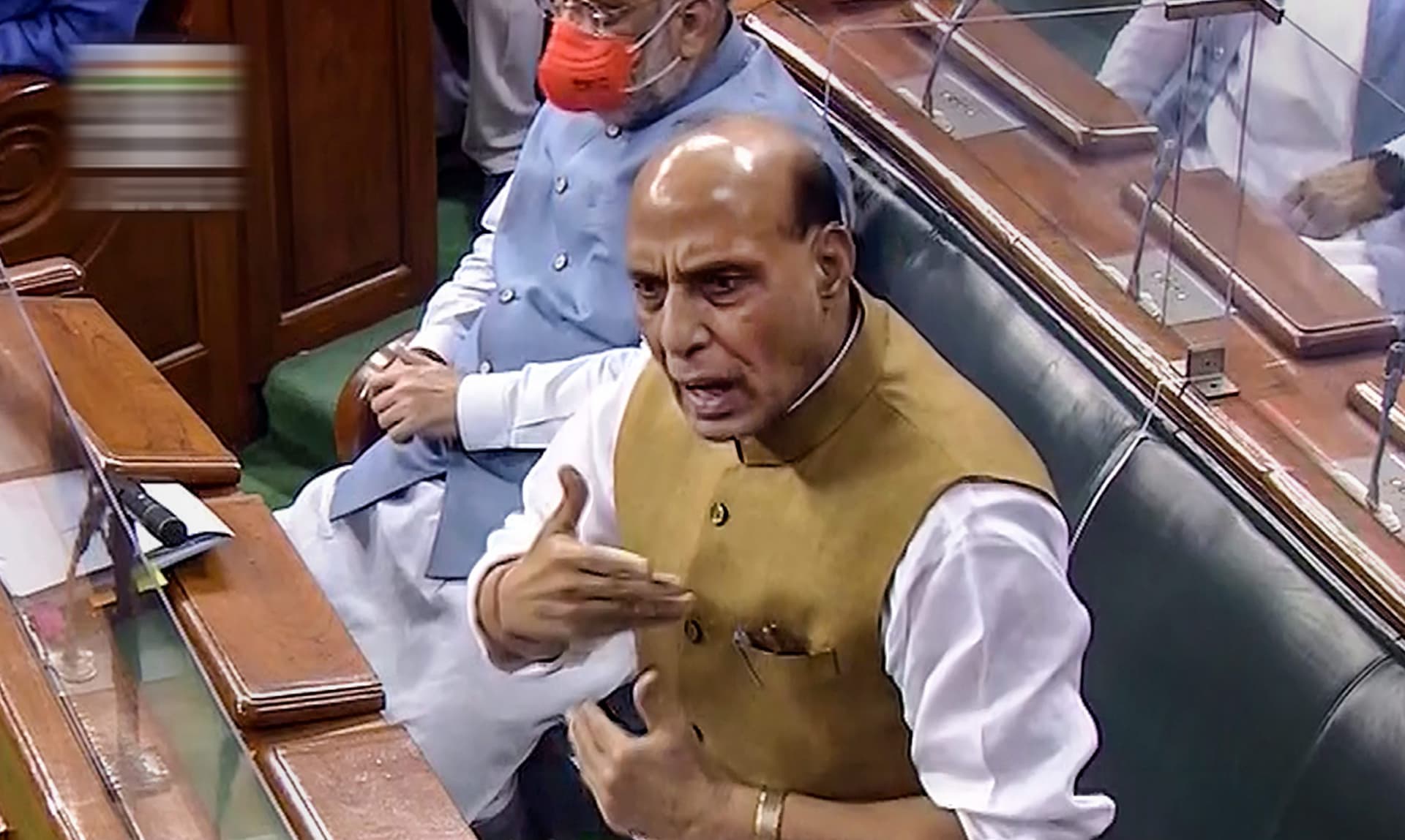 Parliament : सदन में नये मंत्रियों का पीएम मोदी नहीं करा पाए परिचय,राजनाथ कांग्रेस पर भड़के कहा- तोड़ी परंपरा