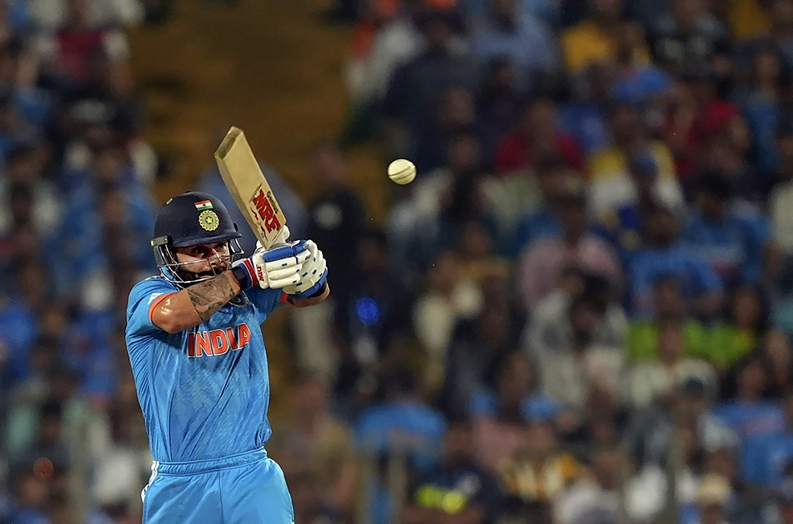 'सेंचुरी हीमोग्लोबिन की तरह रगों में दौड़ती है', कोहली के 'विराट' शतक पर सहवाग की बेहतरीन प्रतिक्रिया