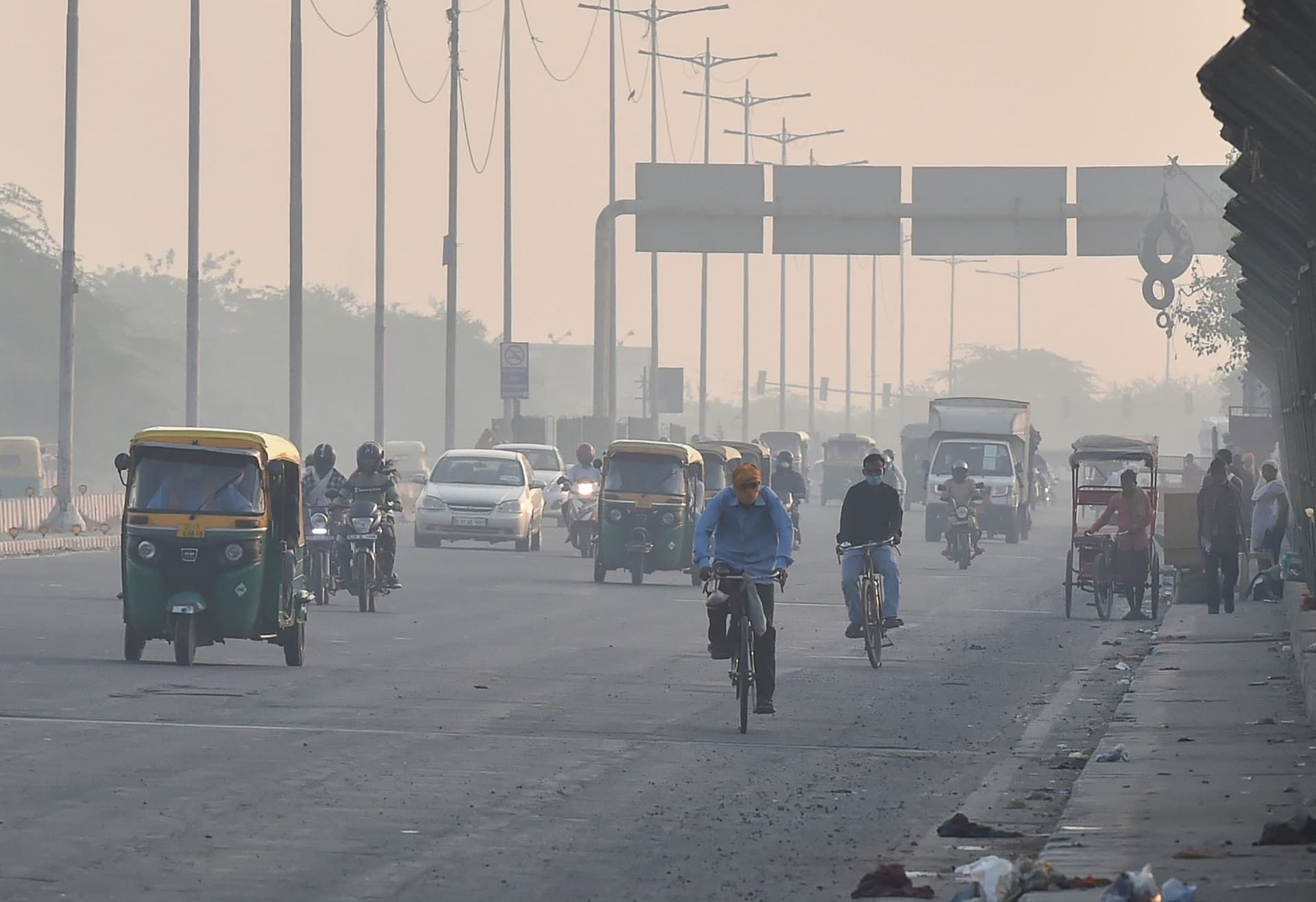 Weather Forecast Updates : दिल्ली में प्रदूषण से थोड़ी राहत, पूर्वी उत्तर प्रदेश और बिहार में बारिश की संभावना, जानें झारखंड सहित अन्य राज्यों का हाल
