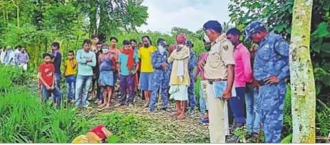 घास काटने गयी महिला की गला रेत हत्या