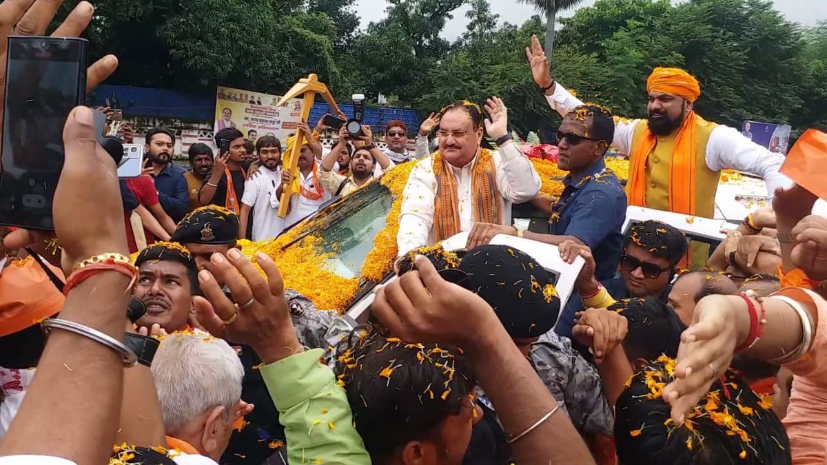 PHOTOS: पटना में जेपी नड्डा का भव्य स्वागत, बापू सभागार में कैलाशपति मिश्र के साथियों को किया सम्मानित