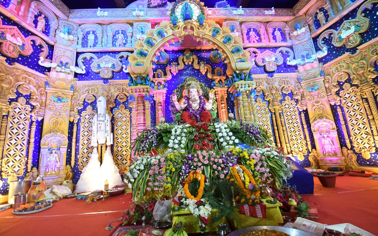 PHOTOS: पटना में सज गया लालबाग के राजा का दरबार, दिखने लगी गणपति उत्सव की धूम