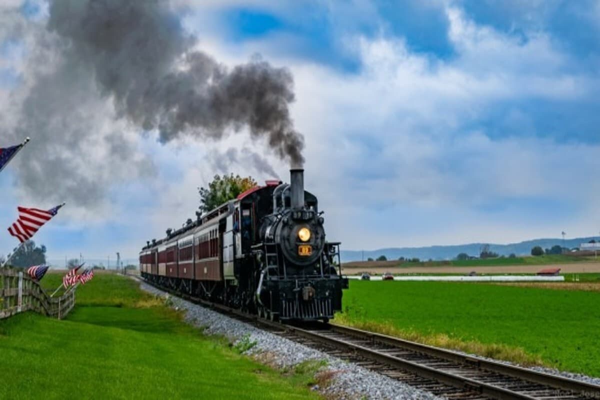 Indian Railways: आईआरसीटीसी का नया टूर पैकेज, बिहार से करें 8 ज्योतिर्लिंगों और शिरडी के दर्शन, जानें डिटेल