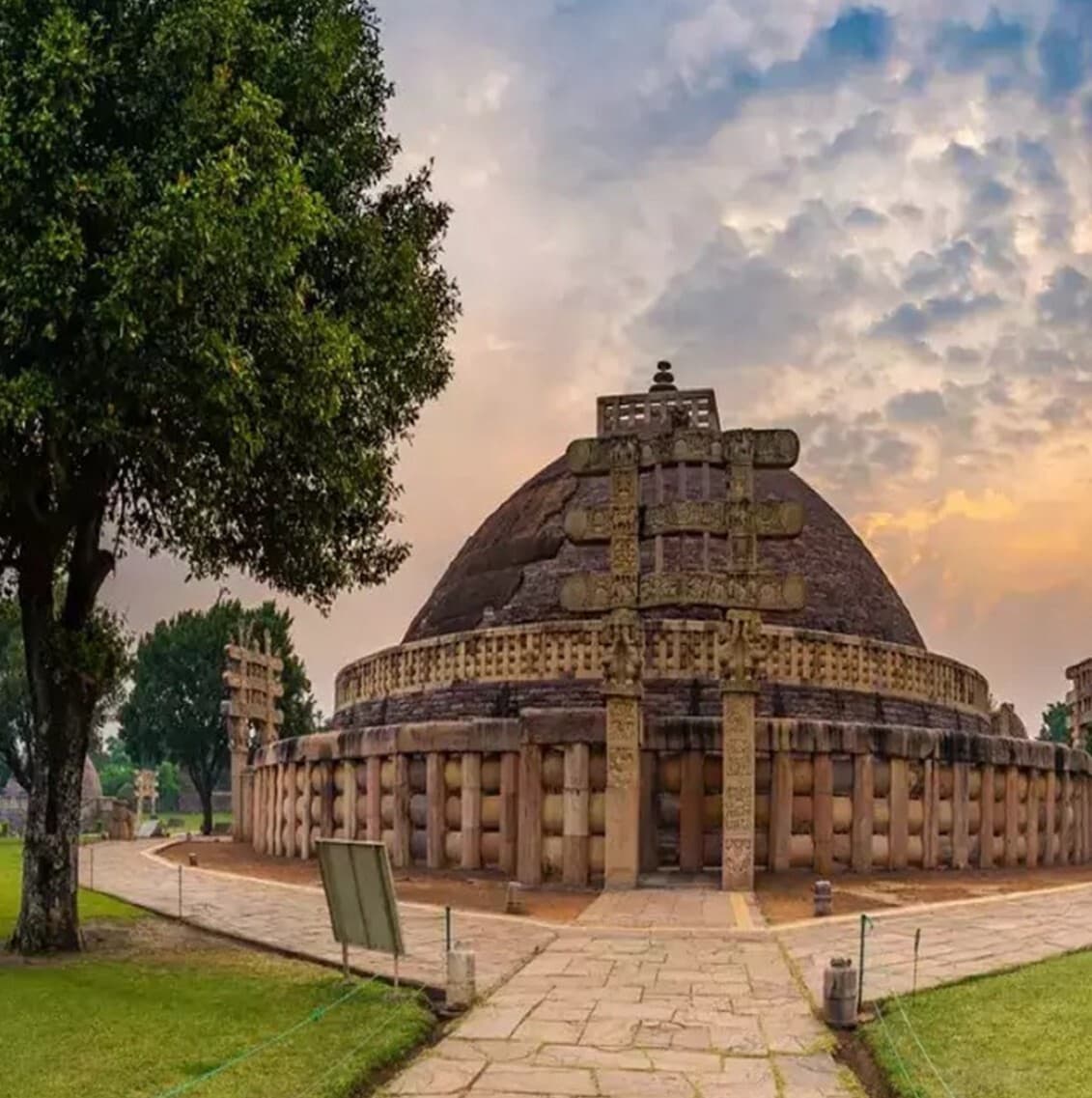 इस रक्षा बंधन भाई-बहन मध्य प्रदेश की इन खूबसूरत जगहों पर जरूर करें विजिट, देखिए सूची