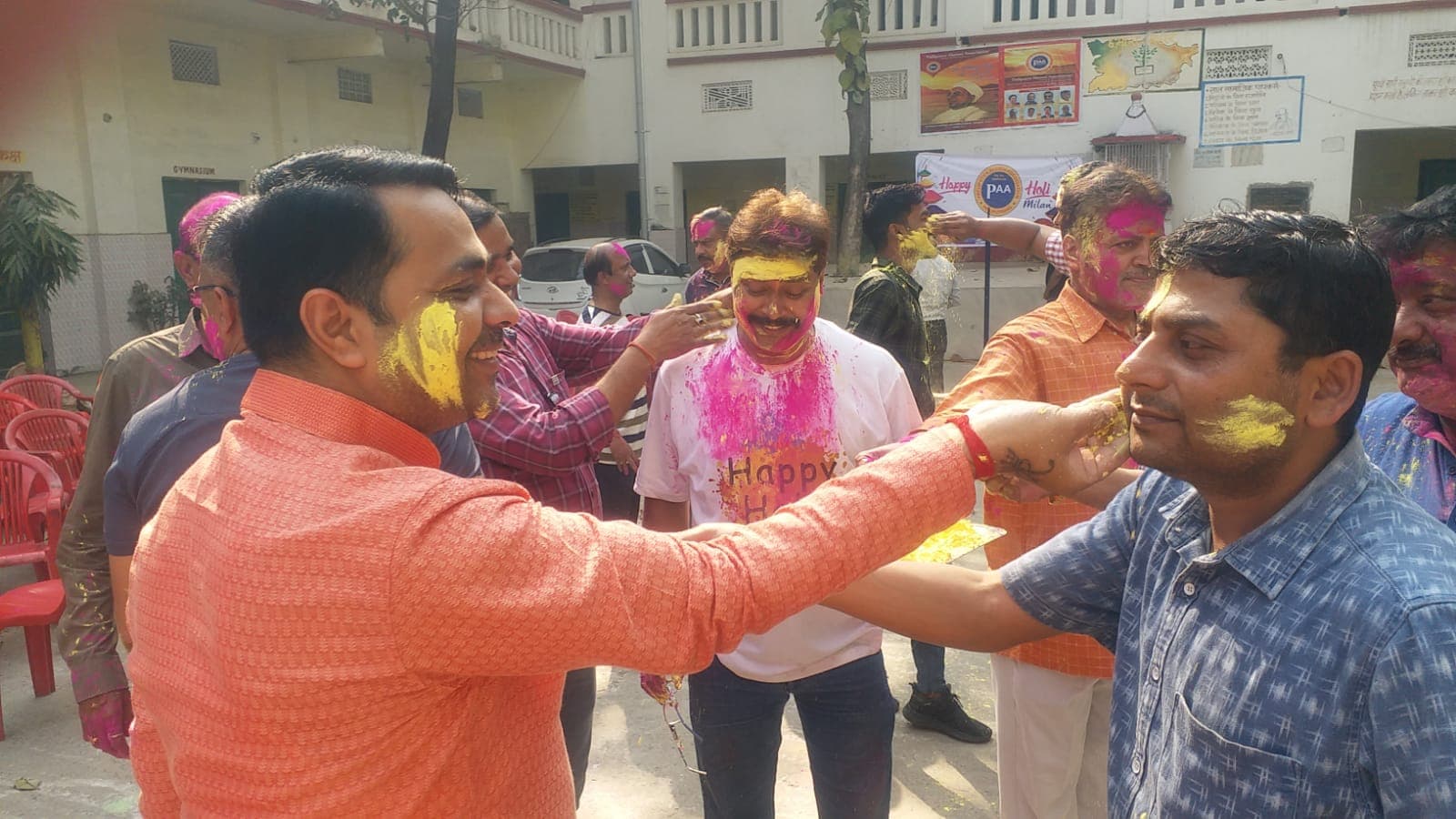 Holi 2022: पाटलिपुत्र हाई स्कूल में होली मिलन का आयोजन, पास आउट छात्रों ने पुराने दिनों को किया याद