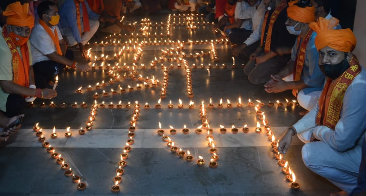 श्रीराम मंदिर के शिलान्यास से झारखंड में खुशी की लहर, जले राम नाम के दीये, जगह-जगह बंटी मिठाइयां