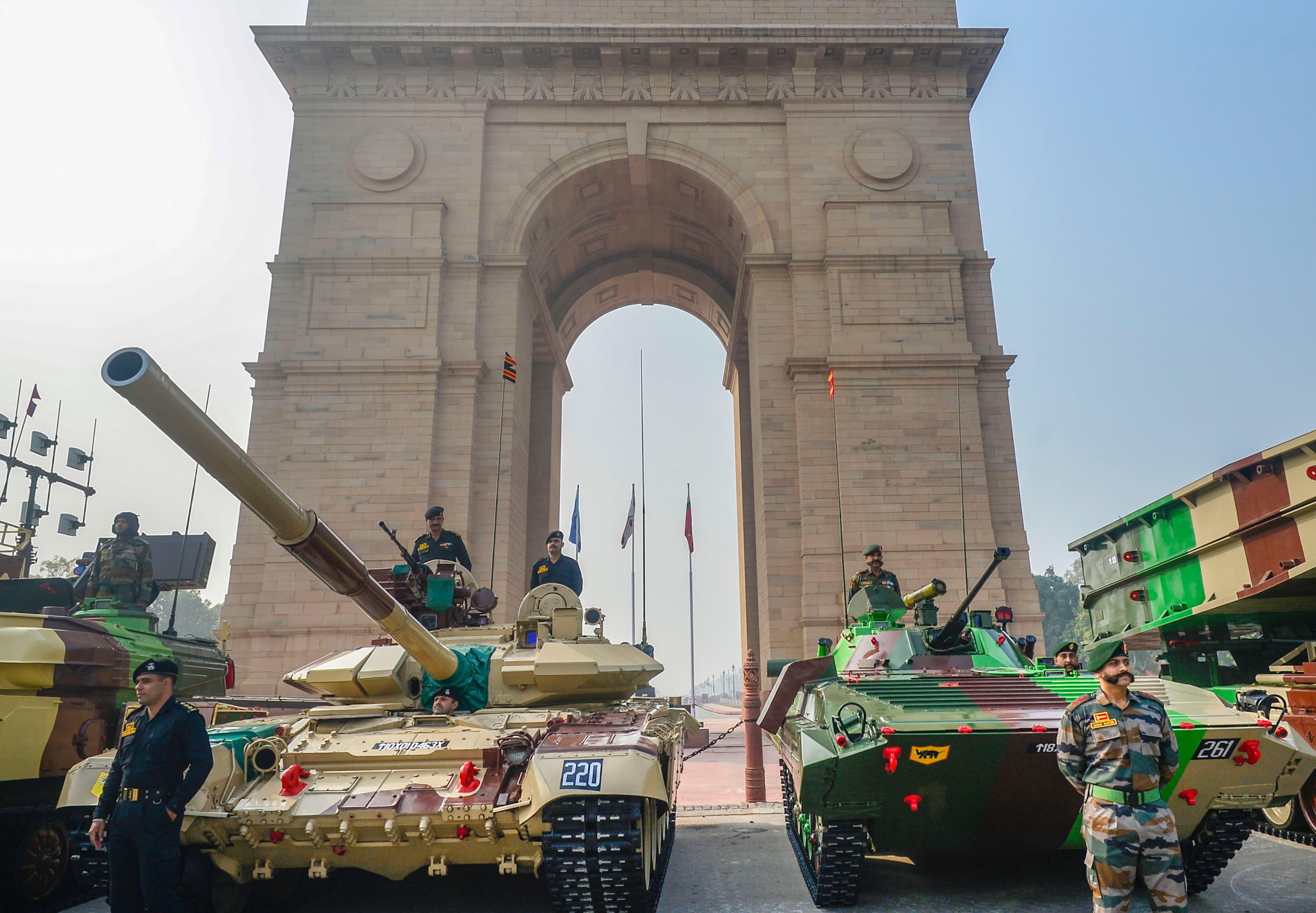 सीएम योगी आदित्यनाथ ने बिना नाम लिए कांग्रेस और राहुल गांधी पर बोला हमला, कहा- इनके खानदानी विरासत ही...