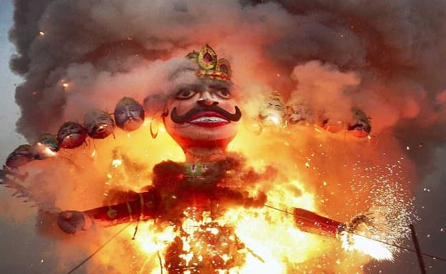 Vijaydashmi 2020 Date and Time: कल मनाया जाएगा दशहरा का पर्व, जानिए, रावण दहन, विजय दशमी का शुभ मुहूर्त और पूजा विधि…