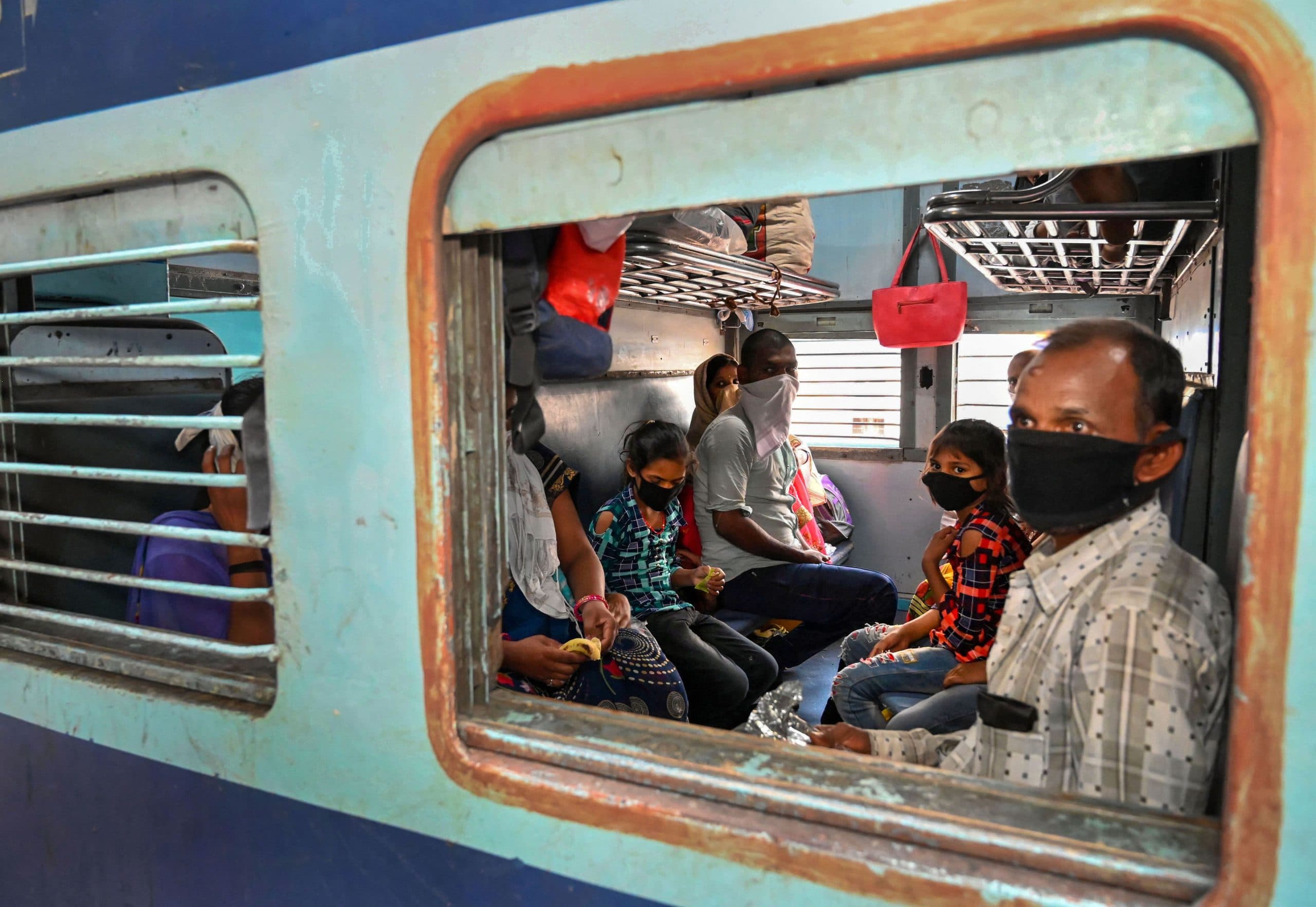 IRCTC Ticket Booking : इन जगहों से भी मिलेंगे ट्रेनों के टिकट, काउंटरों पर भी बुकिंग होगी शुरू