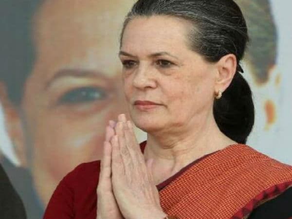 ज्यादा चिल्लाने वाले काम नहीं करते : सोनिया