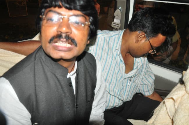 वारंटी के घर में छिपे थे योगेंद्र साव