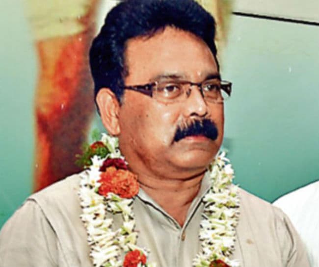 योगेंद्र साव मामले में कानून अपना काम करेगा, पार्टी डंडा नहीं भांज सकती : सुखदेव भगत