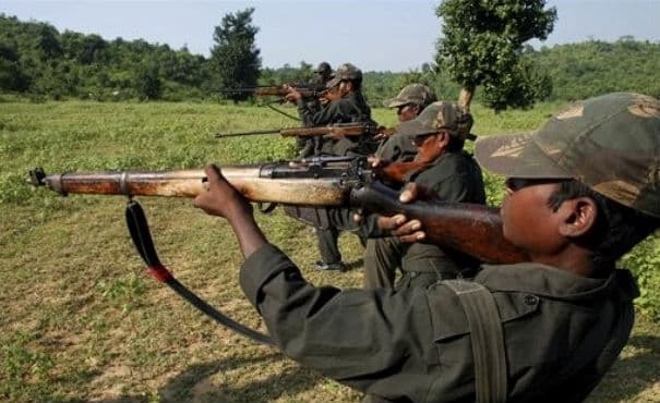 बिहार:माओवादियों के निशाने पर नेता व गायक