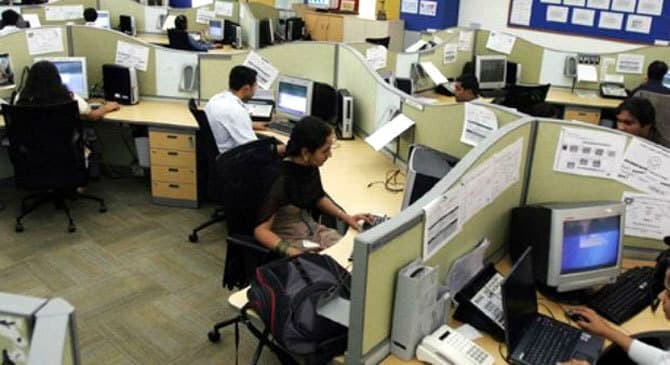 HSBC के सर्वे में हुआ खुलासा, सेवा क्षेत्र में आयी तेजी