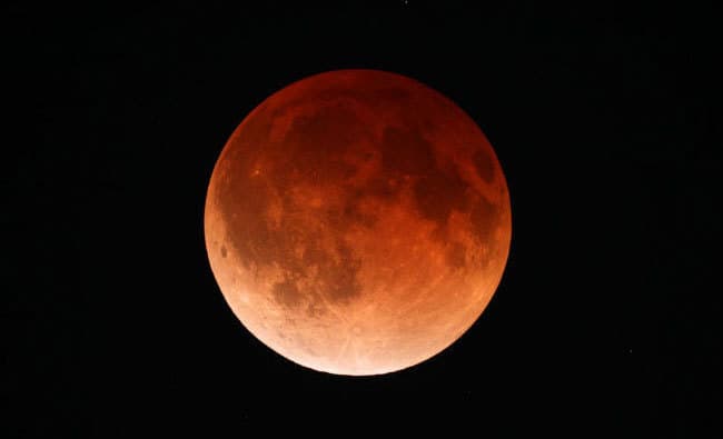 चंद्रग्रहण आज, सूतक काल शाम 6:05 बजे तक