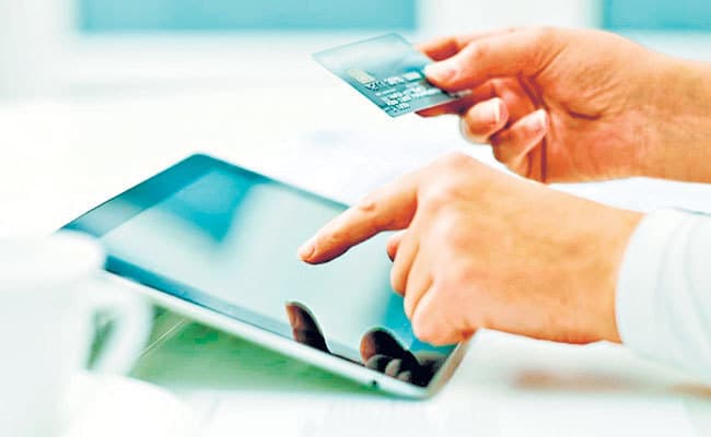 ‘क्लिक-क्रांति’ की दिशा में दो कदम