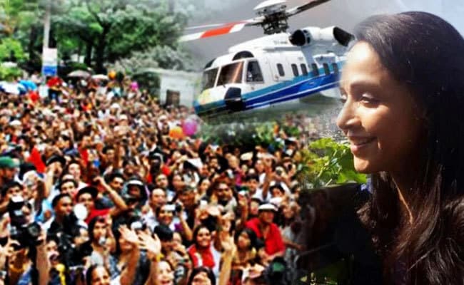 ड्रिम गर्ल ''हेमा'' को देखने जुटी भीड़, हेलिकॉप्टर से एक घायल