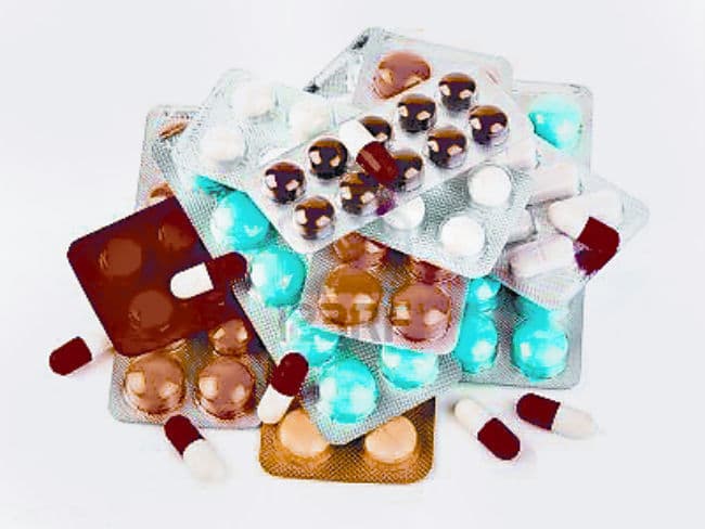 दवा घोटाला : मंत्रियों को मुख्यमंत्री की क्लीनचिट, स्वास्थ्य मंत्री को रिपोर्ट का पता नहीं