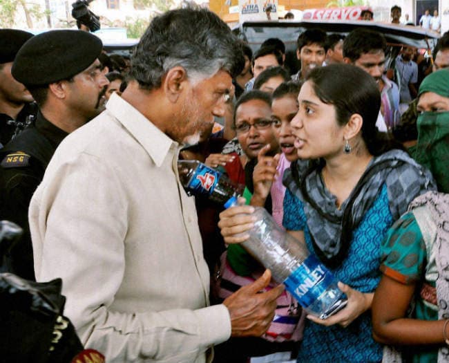 नायडू ने कहा, हुदहुद ने किया लगभग 70,000 करोड़ का नुकसान