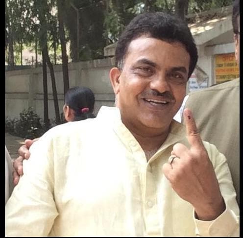 संजय का विवादित बयान कहा, बंदर के हाथों में देश चलाने दे दिया