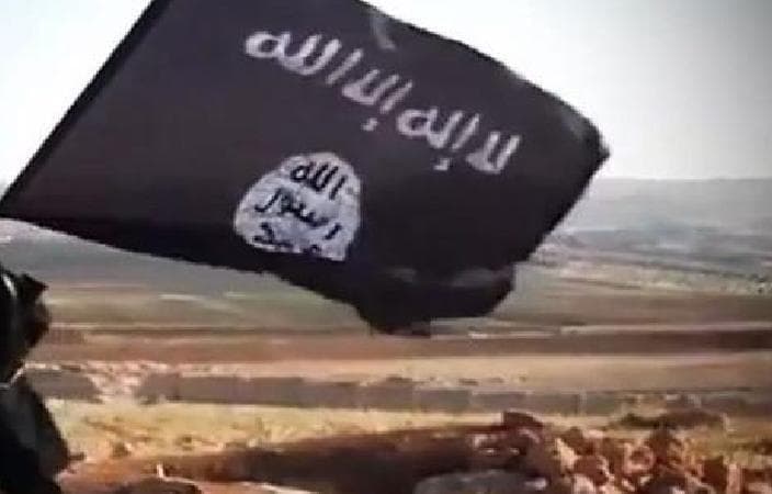 कश्मीर घाटियों में फिर लहराया ISIS के झंडे