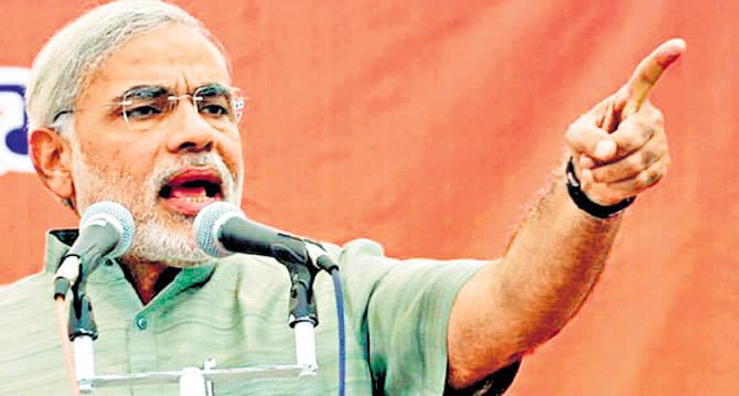 क्यों हर किसी को मात दे रहे हैं मोदी?