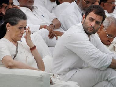 कांग्रेस की किसी हार की जिम्मेवारी सोनिया-राहुल पर नहीं!
