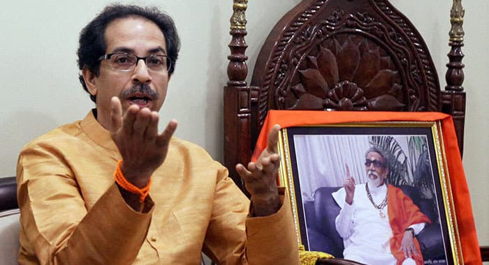 छोटे दलों व निर्दलीयों से भाजपा की नजदीकी से घबराई शिवसेना को भाजपा के प्रस्ताव का इंतजार