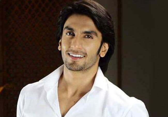 शाहरुख-दीपिका के बाद अब रण्‍ावीर ने भी किया ''लुंगी डांस...''