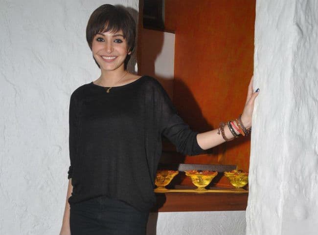 हॉट अनुष्‍का आईटम गर्ल बन कहेंगी,''दिल धडकने दो...''