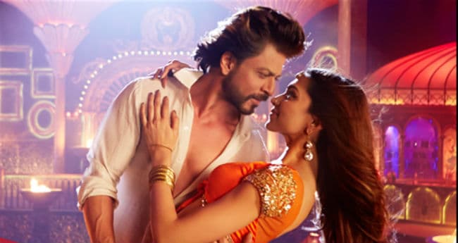 दर्शकों के मस्‍कुराते चेहरे देख शाहरुख बोले, फैंस का पसंद आएगी ''हैप्‍पी न्‍यू ईयर''