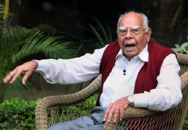 कालाधन मामलाः जेटली को जेठमलानी ने लिखी चिट्ठी  कहा, बड़े लोगों को बचा रहे हैं आप