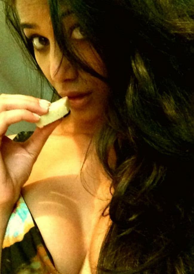 पूनम पांडे ने भी मनाई दीवाली, देखें तस्‍वीरें