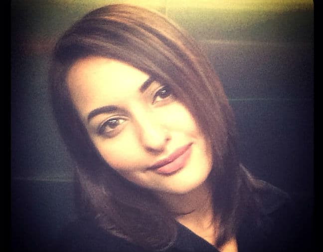 सोनाक्षी ने कटवाए बाल, तस्‍वीर की शेयर