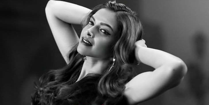 रणवीर Vs रणबीर, दीपिका ने थामा दोनों का हाथ